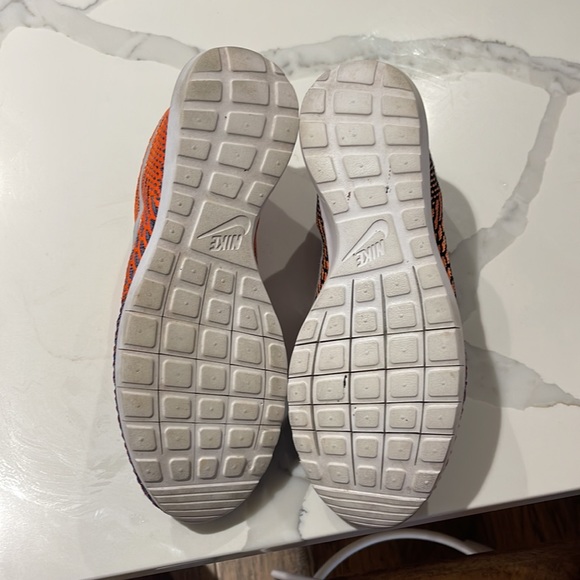 Nike Flyknit Rosherun Random Yarn Size 12 lightly used - Picture 3 of 5